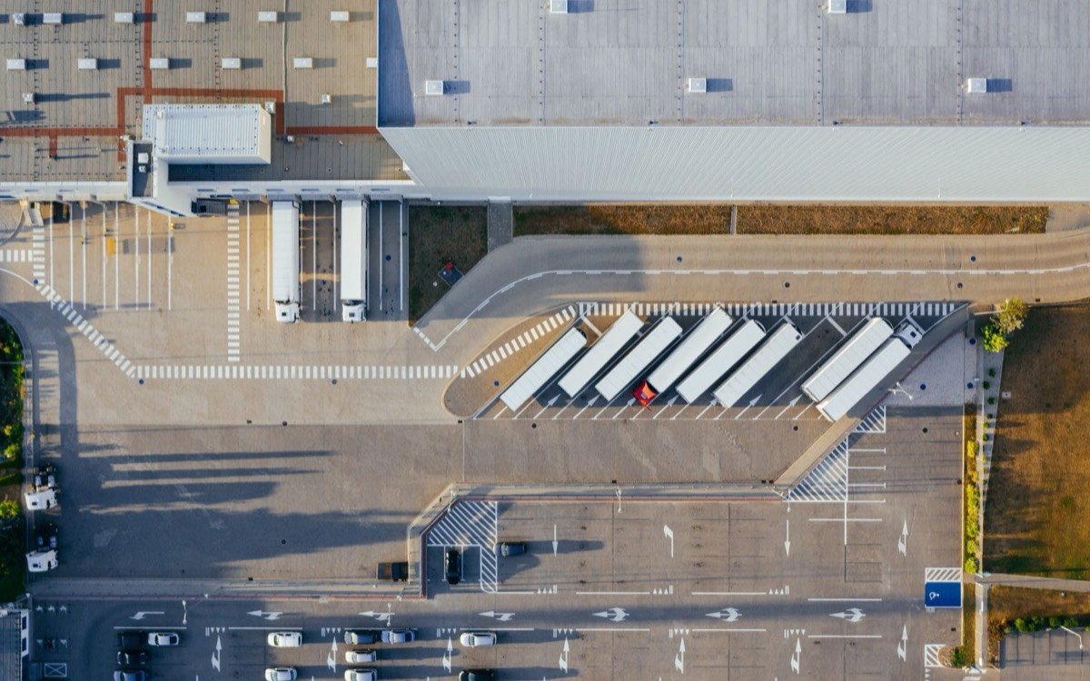 Logística en CABA y AMBA: distribución urbana, restricciones y operativa